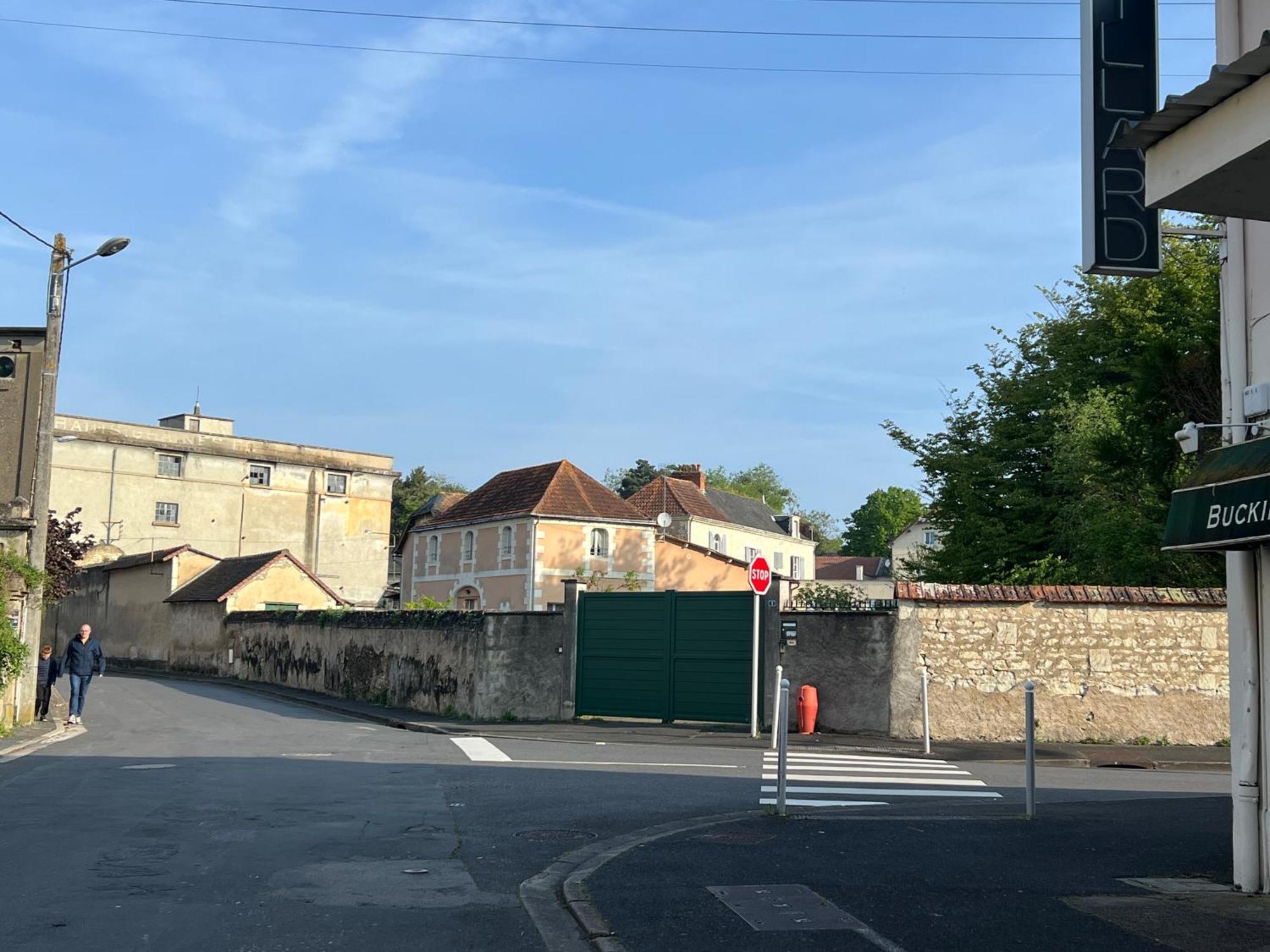 Studios Cozy 2A4 Pers Avec Jardin I Proche Futuroscope Châtellerault المظهر الخارجي الصورة
